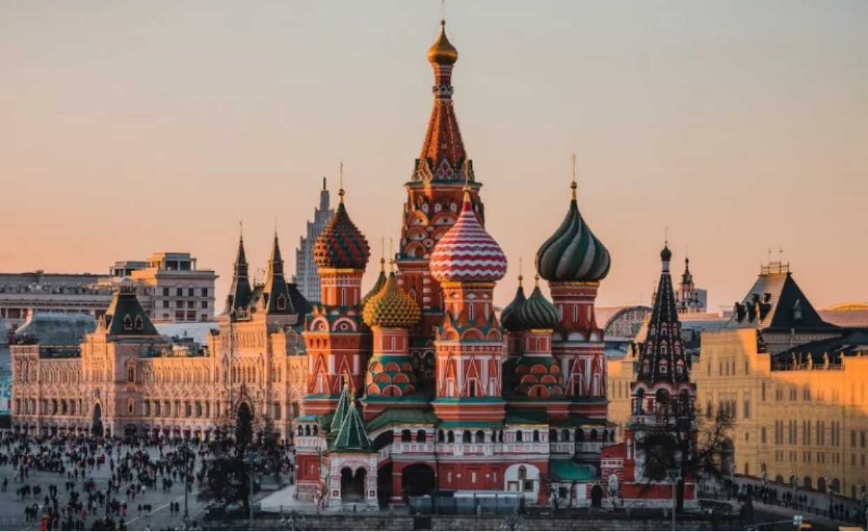 روسيا تعتمد 31 دولة يسمح لعملاتها بالتداول في السوق المحلية