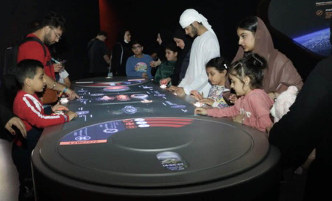 حميد بن راشد النعيمي الخيرية تنفذ زيارة علمية لأطفال المؤسسة لمتحف المستقبل دبي