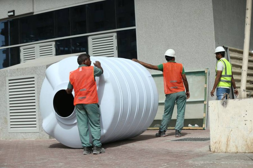 بلدية أبوظبي تحذّر من تحويل غرف خزانات المياه إلى مخازن