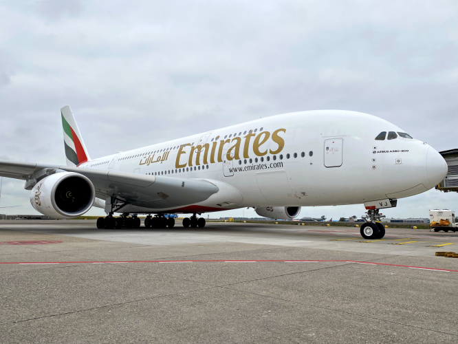 ‫طائرة A380 إلى جوانزو واستئناف تشغيلها إلى القاهرة وأمستردام‬