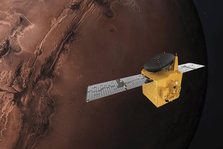 مسبار الأمل يقطع 455 مليون كم ويقترب من مداره حول المريخ