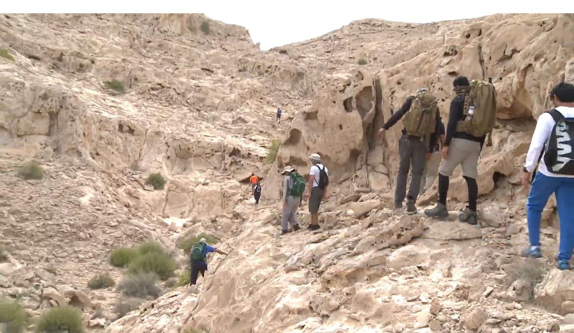 شرطة أبوظبي تحدد "9 إرشادات" وقائية لهواة مغامرات التسلق والمشي في الجبال