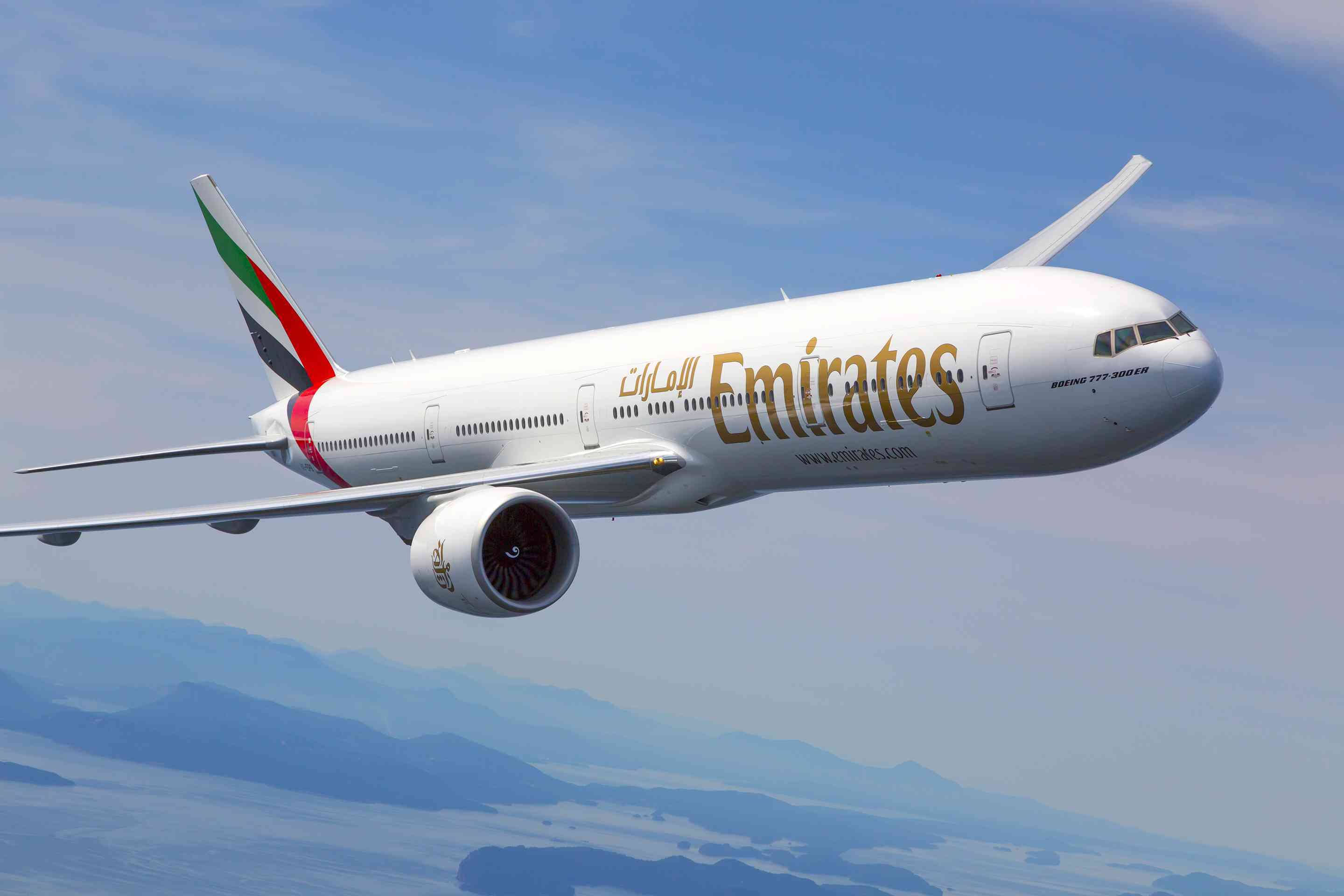 "طيران الإمارات " تنفي خبر إقالة طيار تونسي رفض قيادة رحلة لإسرائيل