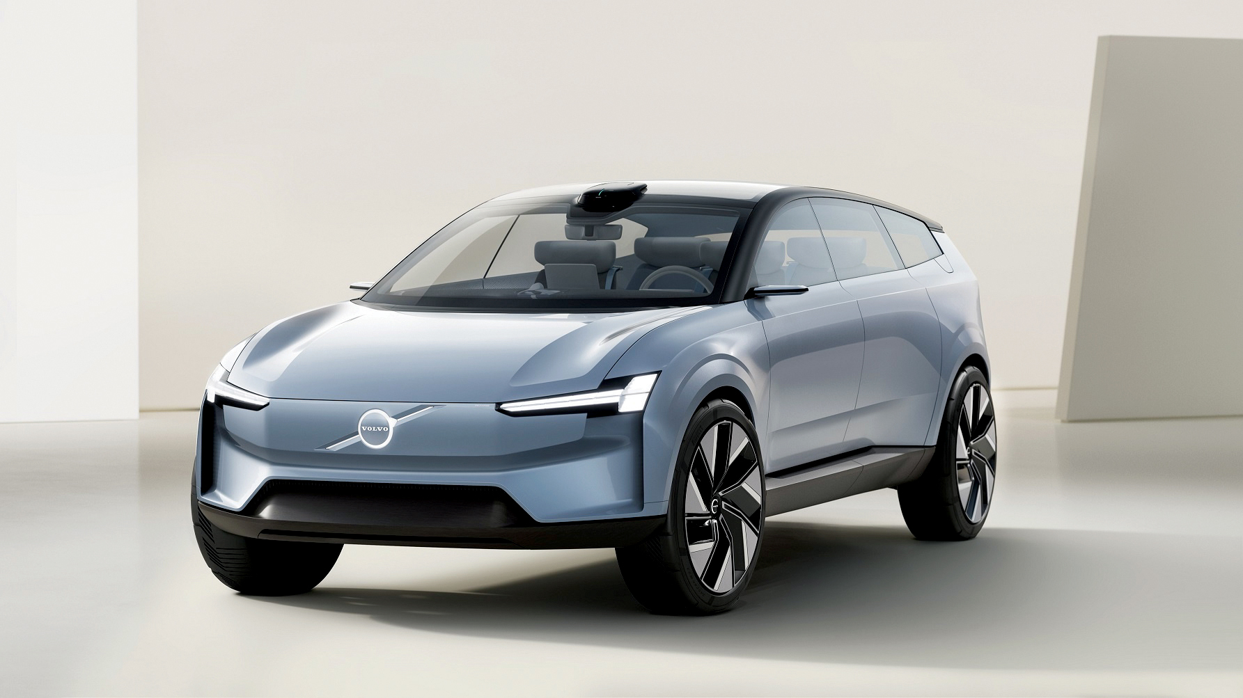 فولفو تطلق طراز «كونسيبت ريتشارج» نموذجاً أولياً لسياراتها الكهربائية