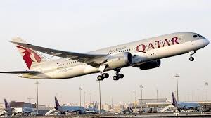 الخطوط الجوية القطرية تستأنف رحلاتها إلى دبي وأبوظبي