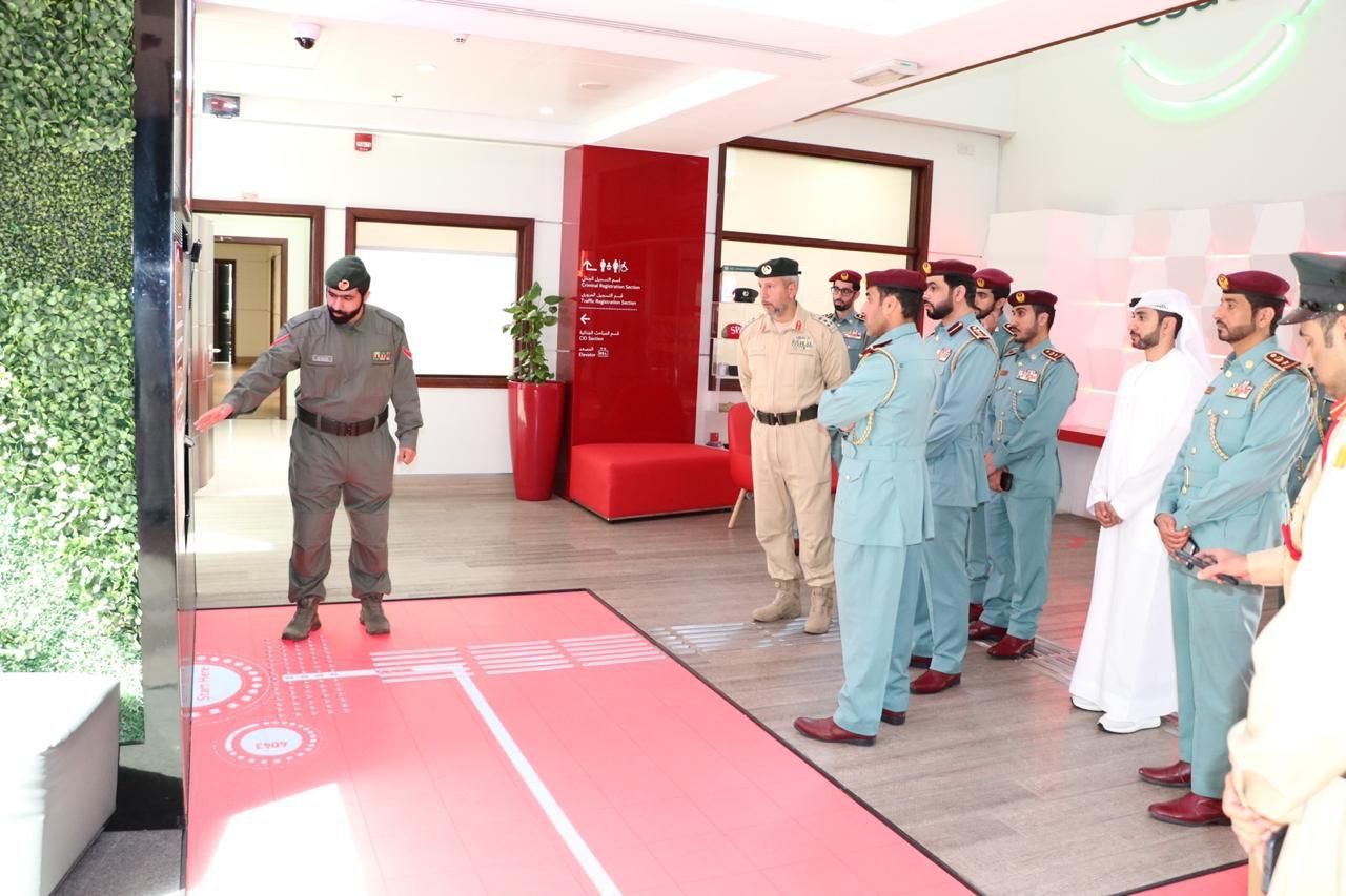 شرطة عجمان تطلع على أفضل الممارسات في مركز شرطة دبي الذكي SPS