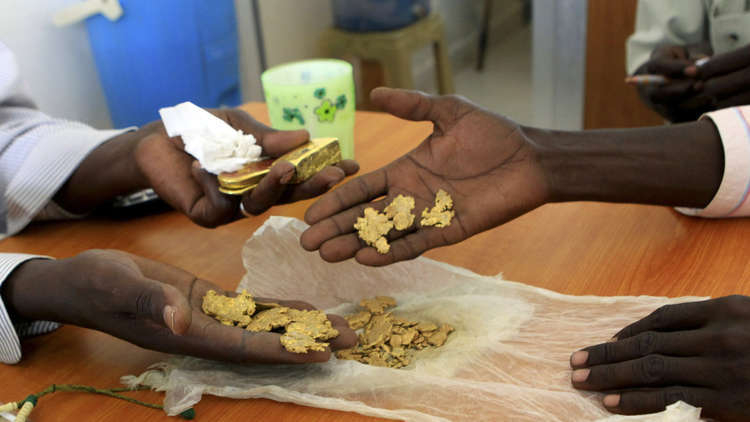السودان يحرر سوق الذهب سعيا لزيادة الإيرادات