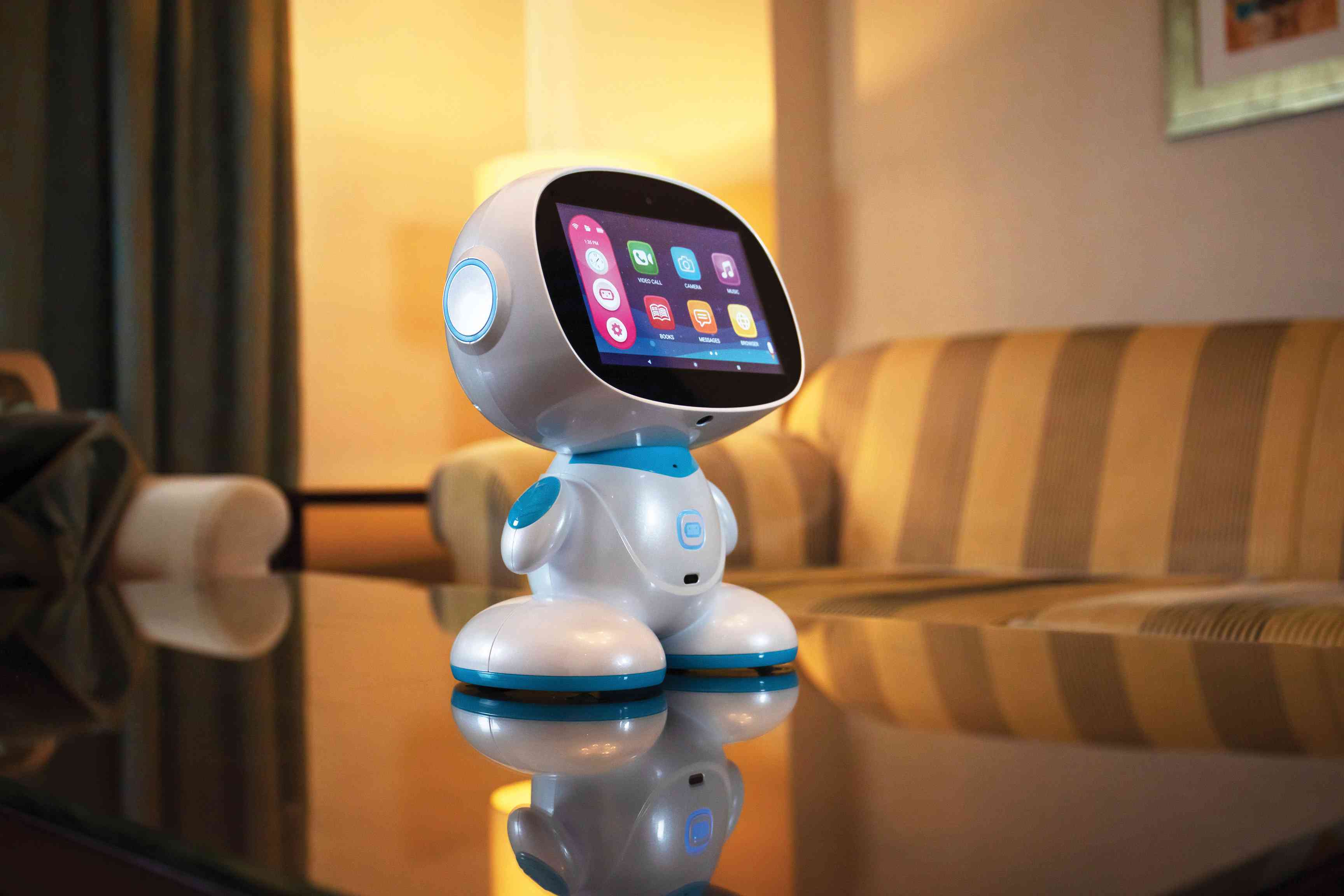 «ميسا» روبوت اجتماعي ينطلق في أسواق الإمارات بـ 10 لغات