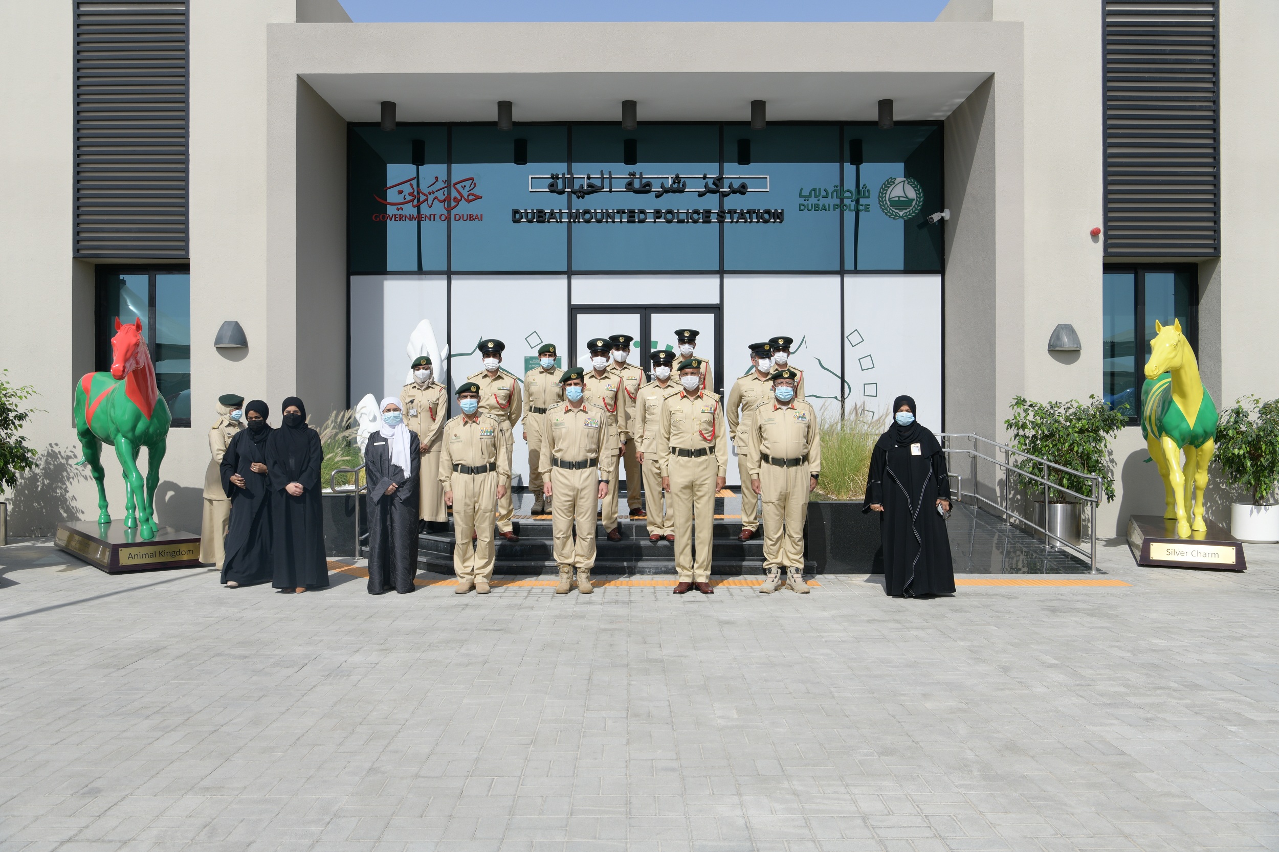 عبد الله المري يفتتح مبنى مركز شرطة الخيالة