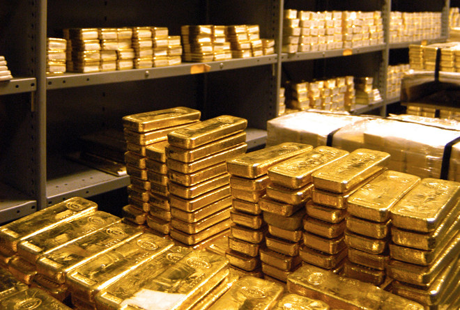 هبوط حاد لأسعار الذهب تتجاوز 12.5 دولار بعد قرار الفيدرالي الأمريكي