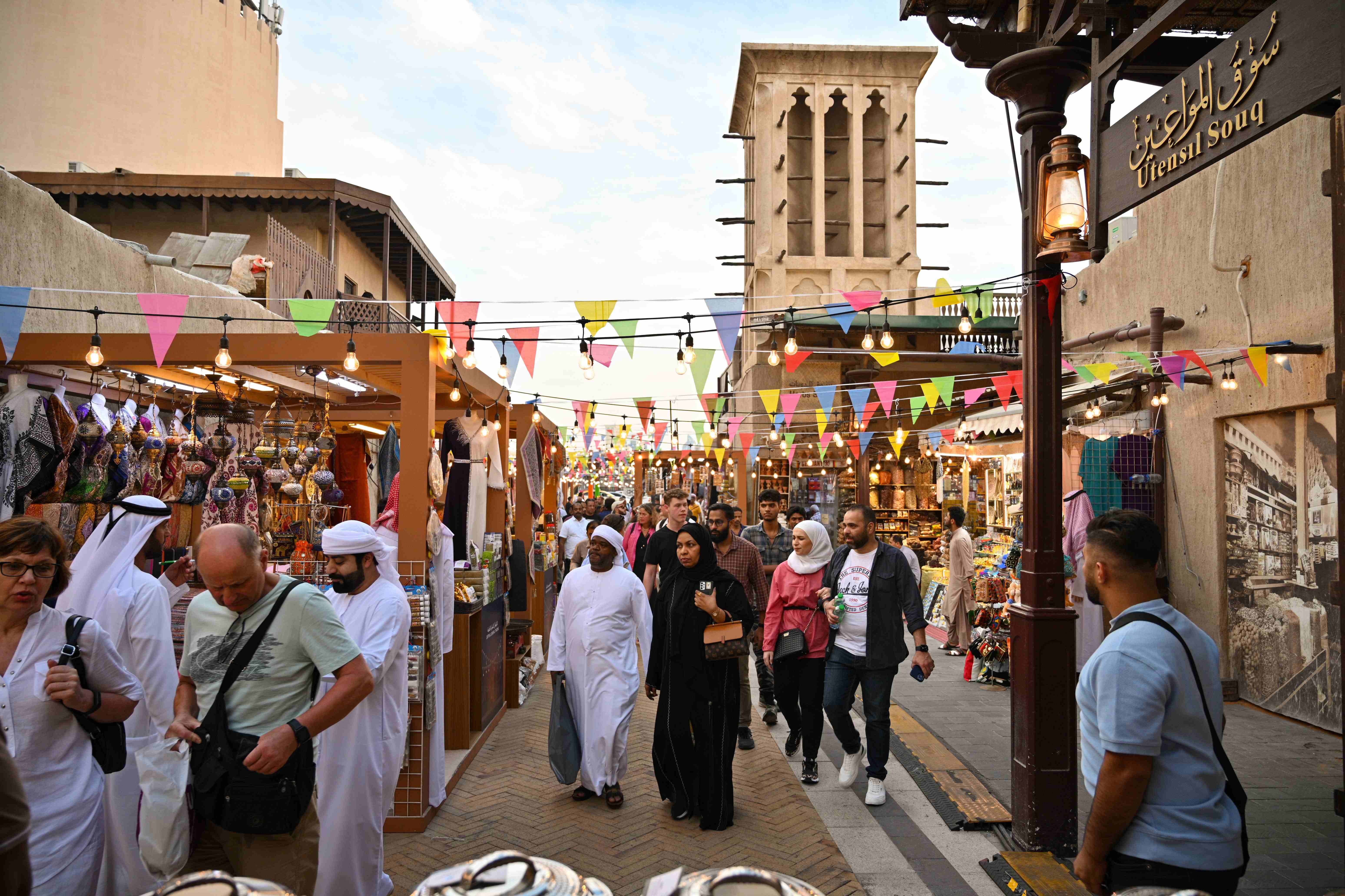 "أسواق دبي الرمضانية" نافذة لاكتشاف الثقافة الإماراتية