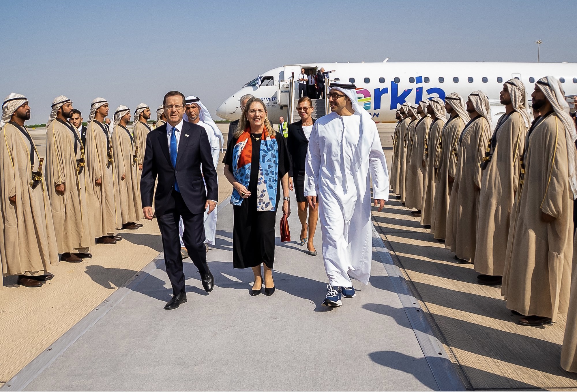 رئيس إسرائيل يصل الإمارات للمشاركة في حوار أبوظبي للفضاء