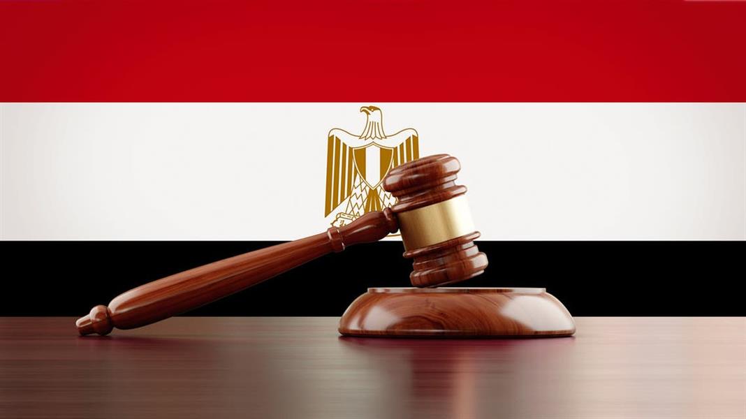 واقعة غير مسبوقة.. قاض مصري يصدر حكما ضد نفسه