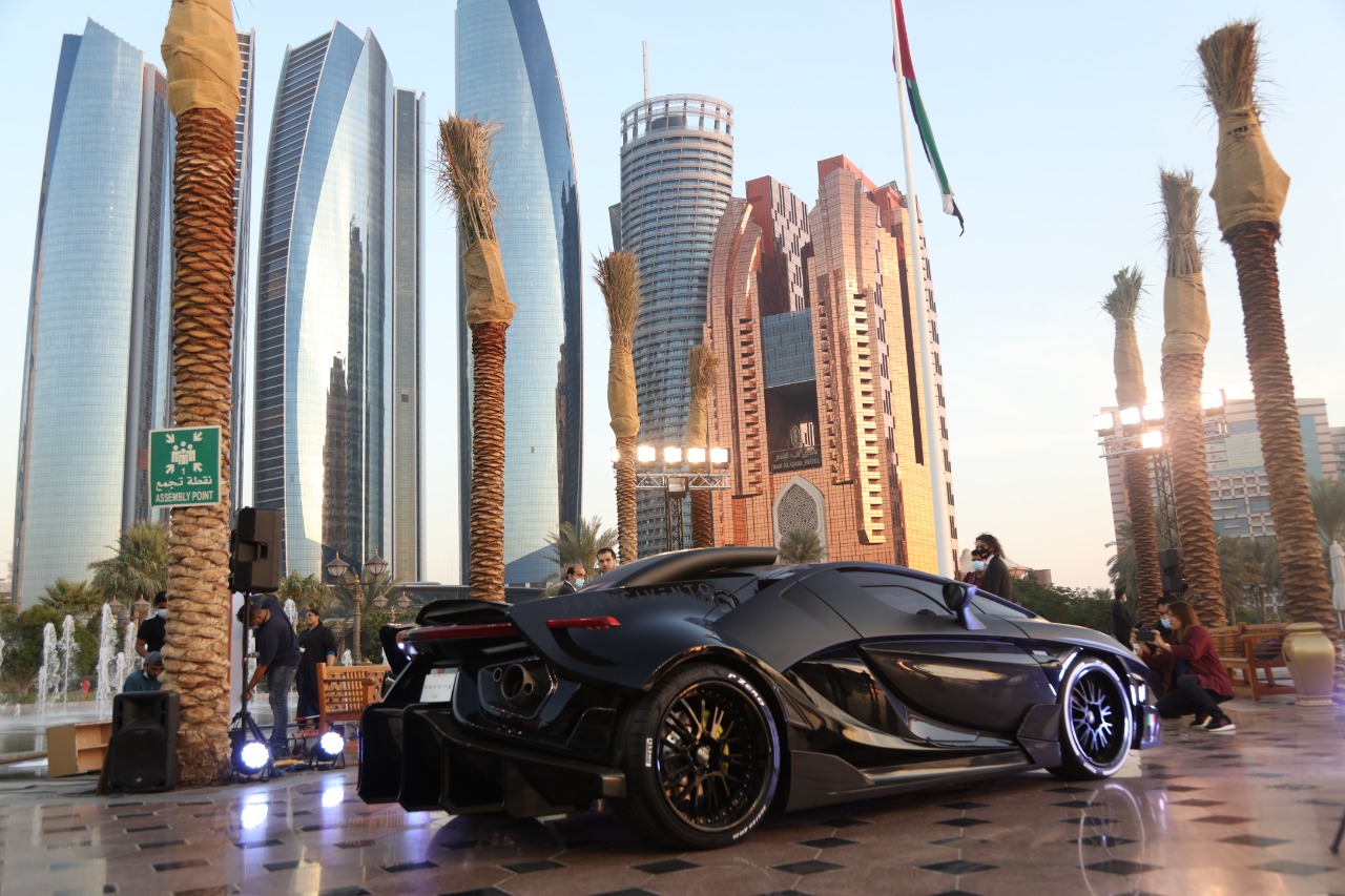 صانع إيطالي للسيارات الرياضية الفاخرة يكشف عن تحفة هندسية أيقونية في أبوظبي