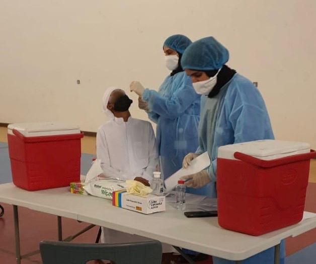 "طبية عجمان" تقوم بعمل فحوصات "كورونا" لطلبة مدارس الإمارة 