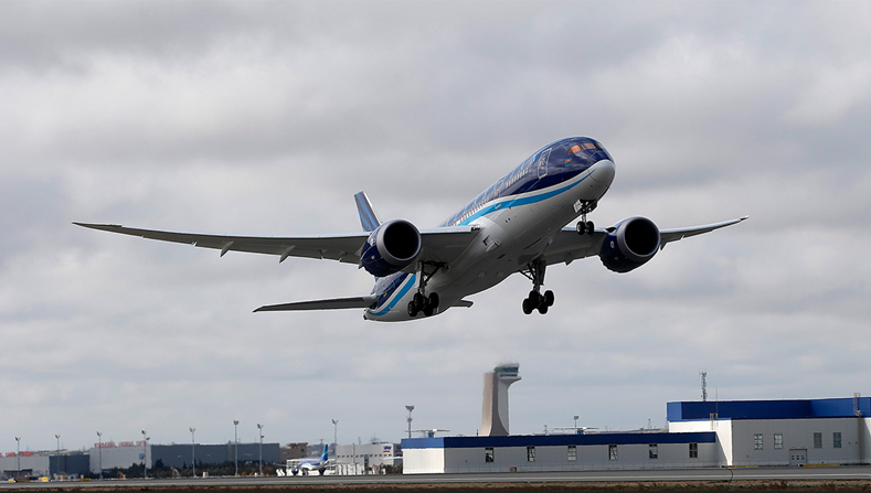 الخطوط الجوية الأذربيجانية ترقي أسطول رحلاتها بين دبي وباكو
