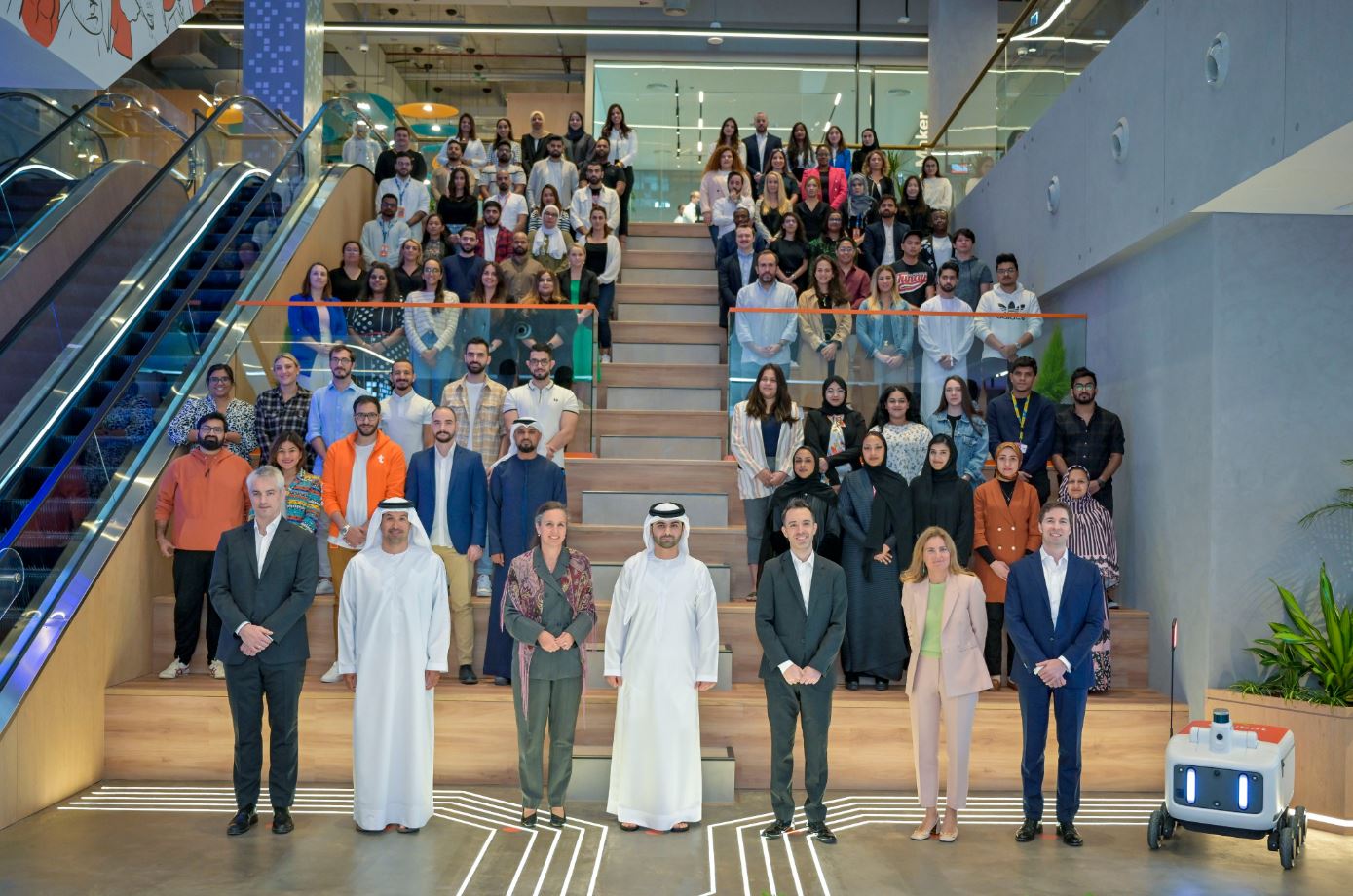 منصور بن محمد يفتتح المقر التكنولوجي الإقليمي لـ "طلبات" في دبي