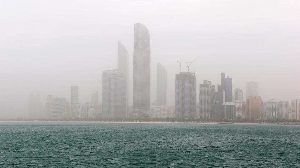 الطقس المتوقع غداً الأحد في الإمارات