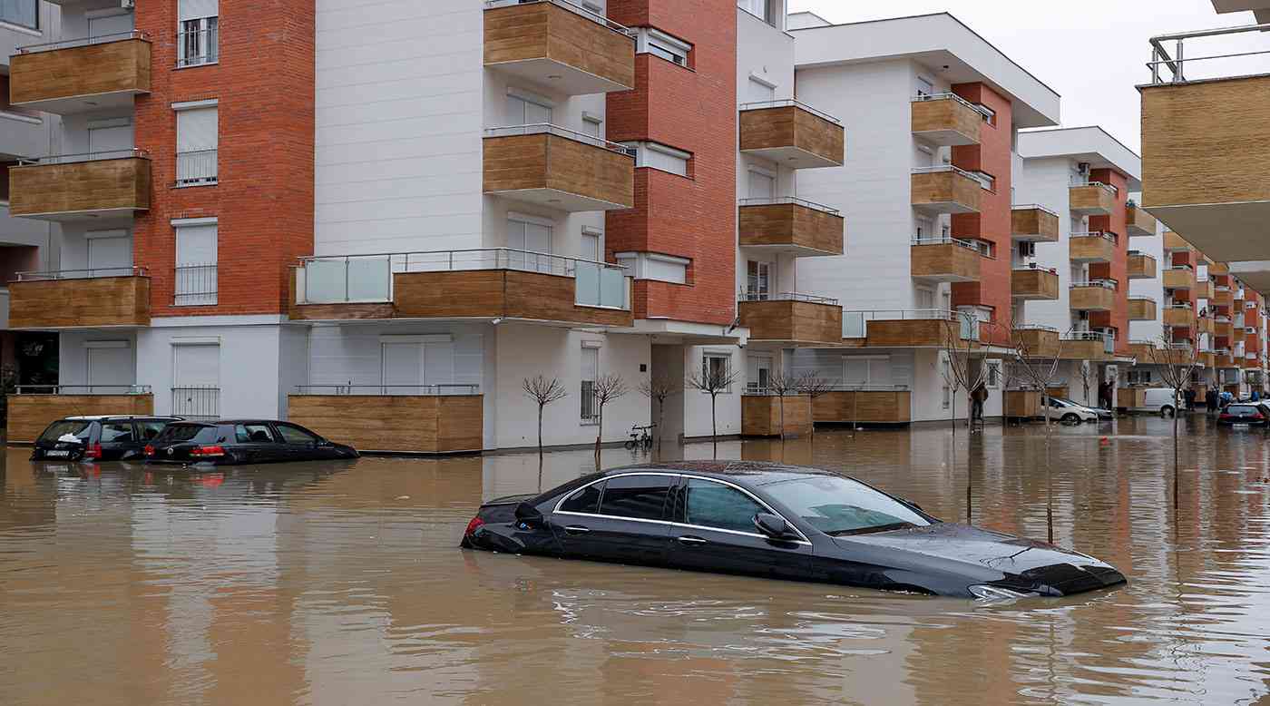 الفيضانات تغرق كوسوفو