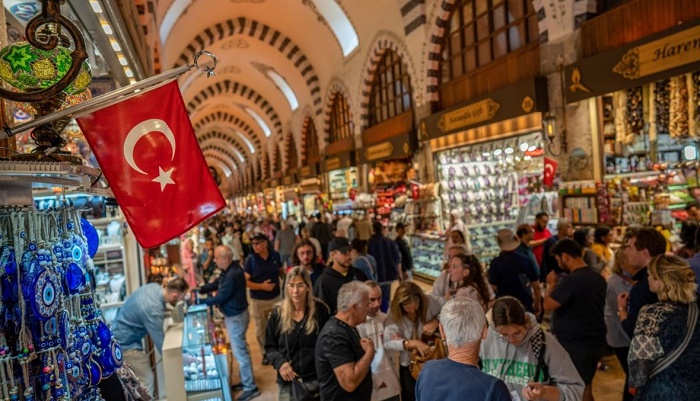 التضخم في تركيا يقفز إلى 67% في فبراير ويواصل الضغط على المركزي