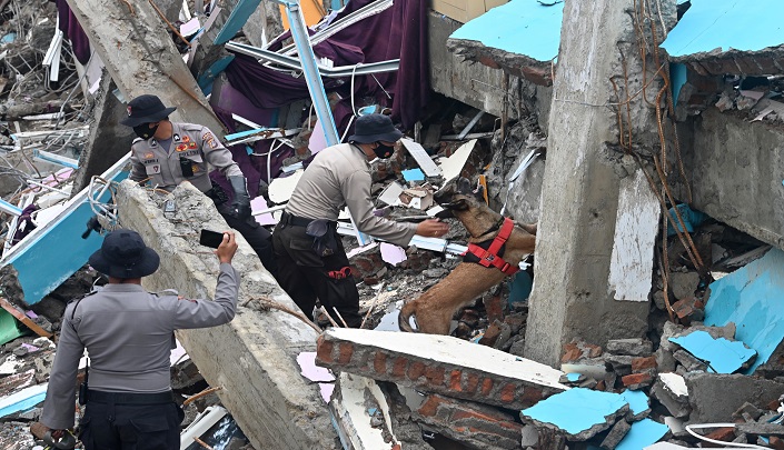 زلزال إندونيسيا.. 20 قتيلا و300 مصاب حتى الآن