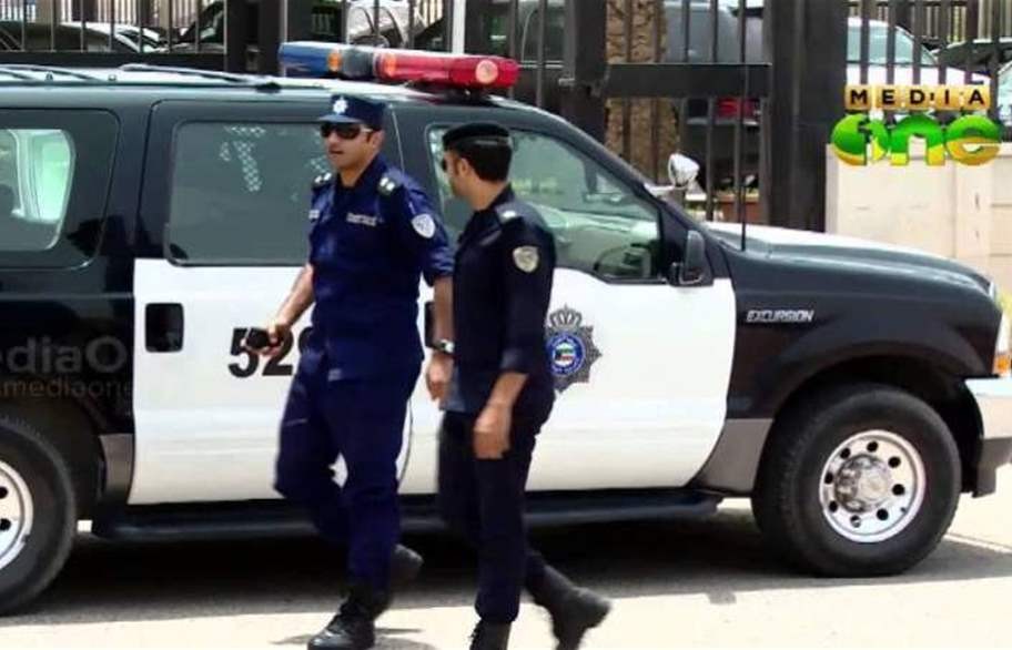 مسلح يطلق النار على مركبة إحدى القيادات الأمنية في الكويت ثم ينتحر