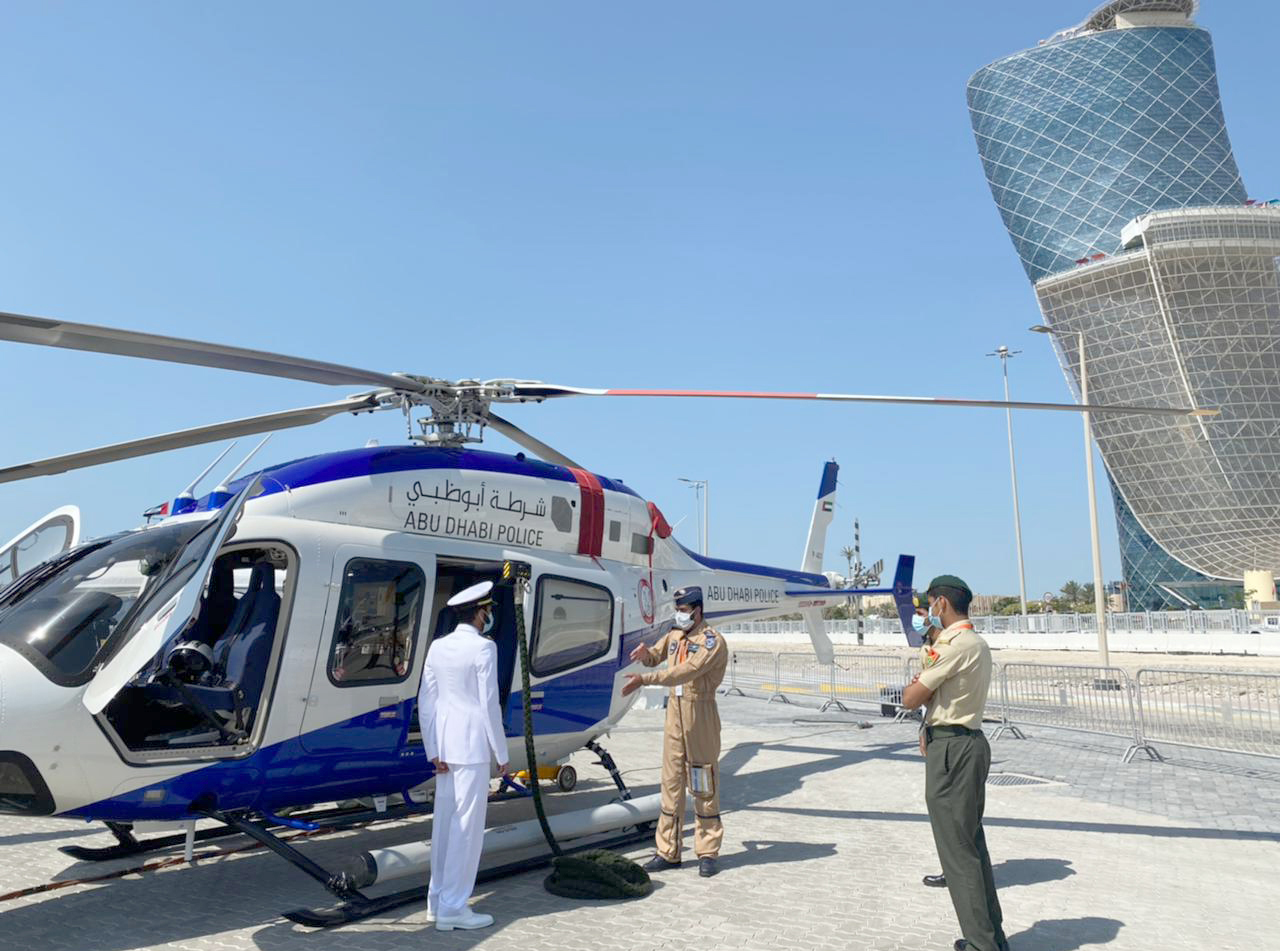 شرطة أبوظبي تعرض طائرة "BELL-429" في "آيدكس 2021"