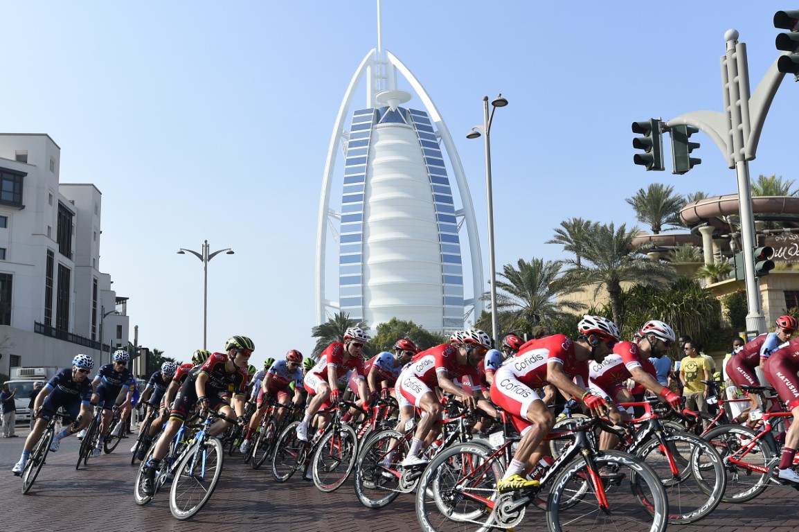 "طواف الإمارات" يمر بأشهر المعالم السياحية في مرحلة دبي لمسافة 165 كلم
