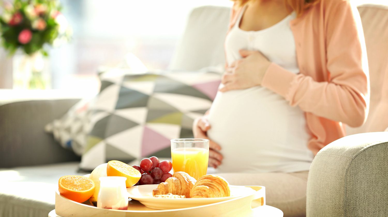 "للمرأة الحامل" .. هذه الأطعمة يجب تجنُّبها للحفاظ على صحتك وصحة جنينك