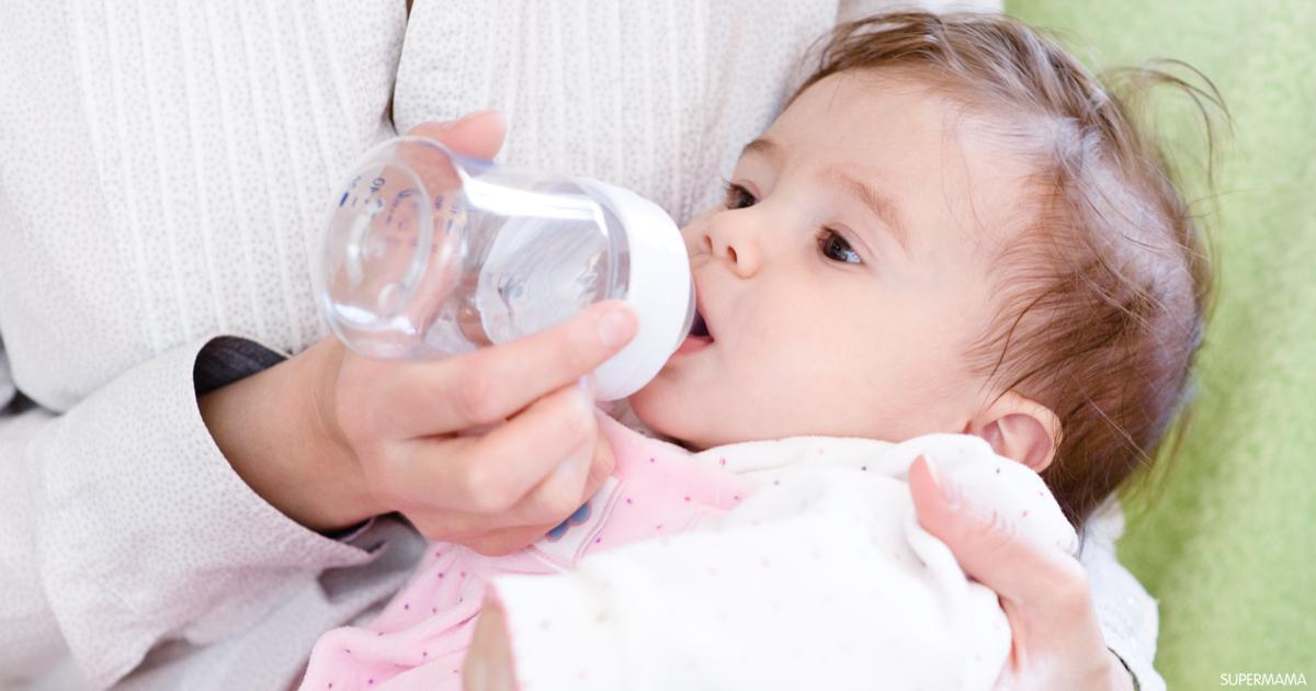 قابلة: تقديم الماء للطفل يكون بعد 6 شهور من ولادته