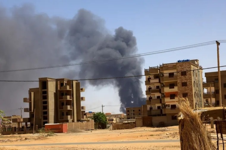 قصف جوي ومدفعي على الخرطوم واشتباكات دامية في دارفور