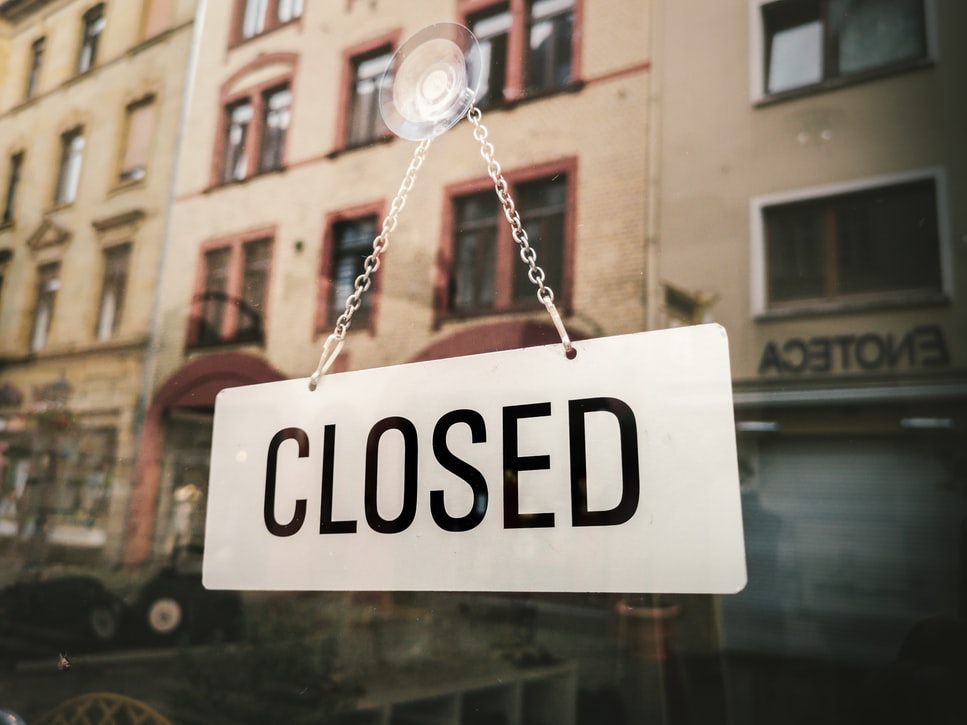 إغلاق خمس منشآت بسبب مخالفتها إجراءات الوقاية من كورونا
