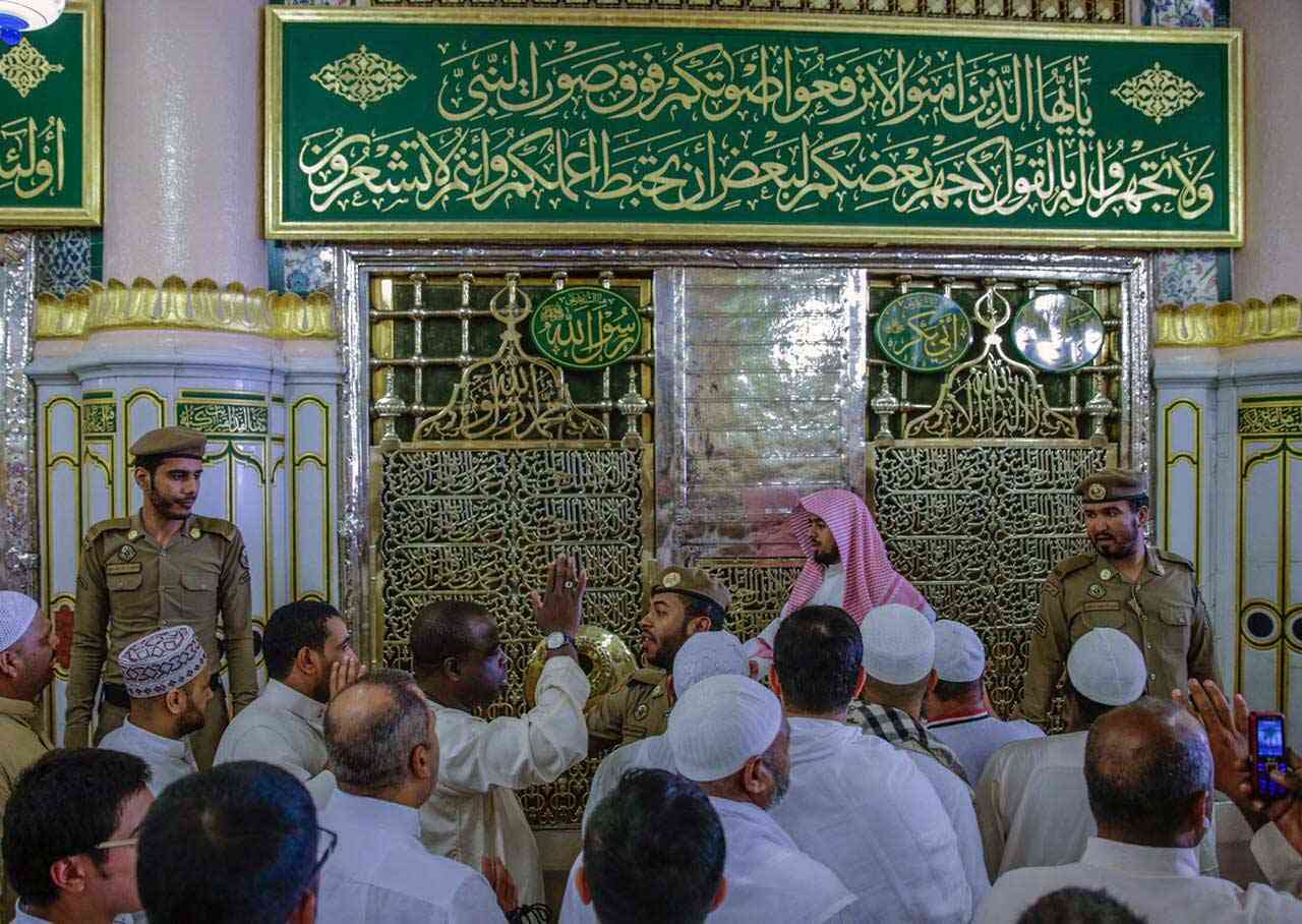 رئاسة المسجد النبوي تحدد موعد عودة الدخول إلى الروضة الشريفة