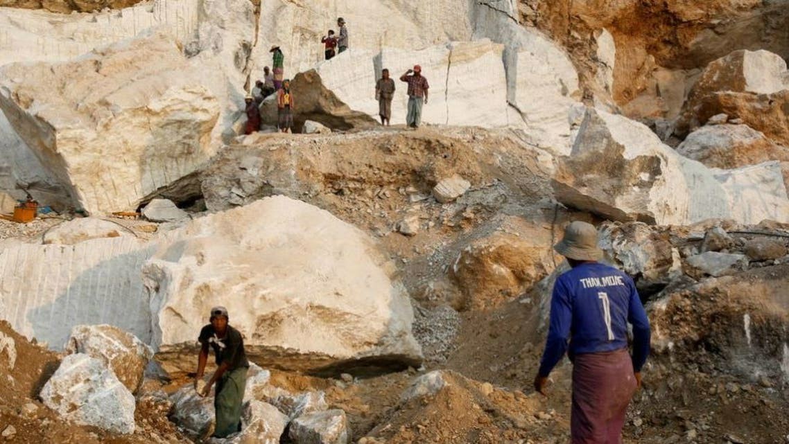 فقدان 70 شخص جراء انزلاق تربة في منجم  بميانمار
