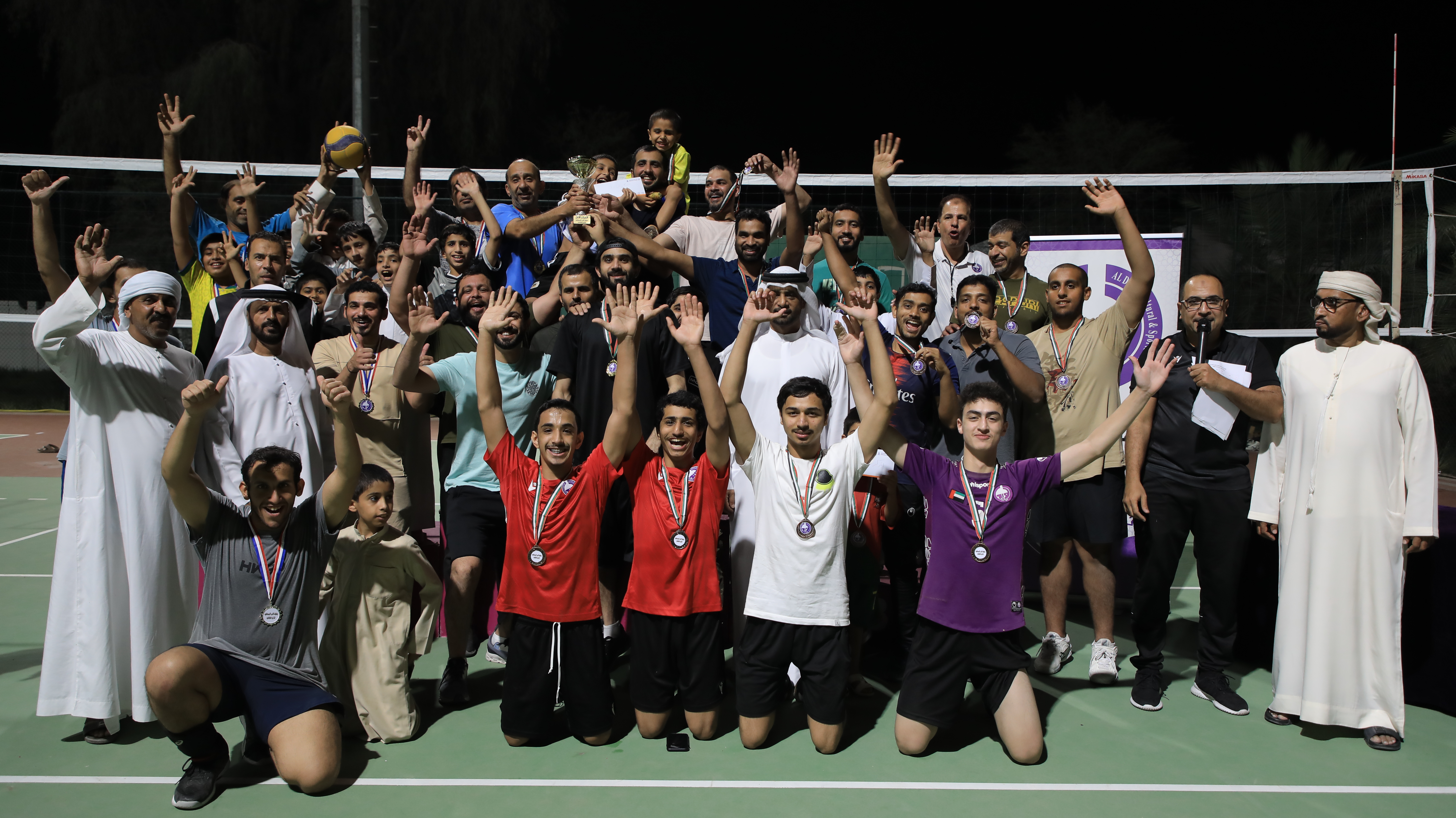 نادي الذيد الرياضي يحتفل بنجاح بطولة كرة الطائرة المجتمعية خلال شهر رمضان