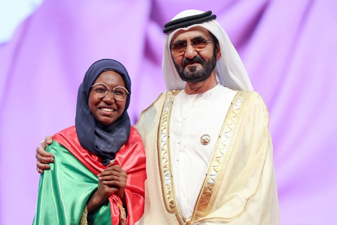 محمد بن راشد يتوج هديل أنور من السودان بطلةً لتحدي القراءة العربي للعام 2019 ويكرّم الفائزين