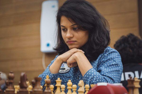 الهندية كولكارنى تتصدر دولية سيدات الشارقة للشطرنج