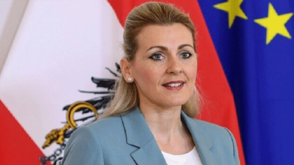 استقالة وزيرة نمساوية متهمة بالسرقة