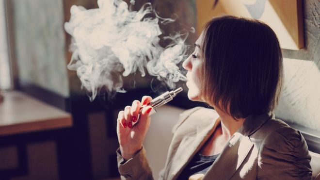 دراسة توضح مدى تأثير السجائر الإلكترونية على الرئة في ظل كورونا