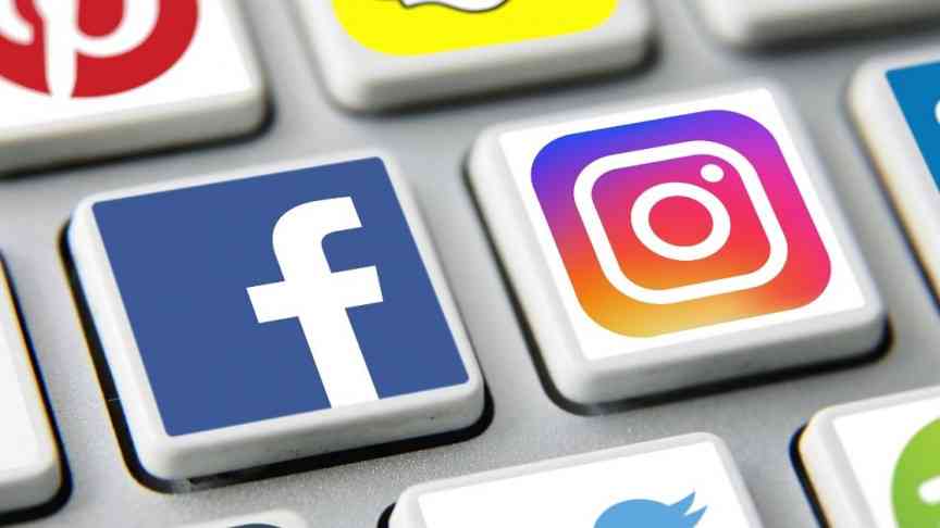 دعوى قضائية ضد فيسبوك لتجسسها على مستخدمي انستغرام عبر كاميرا الهواتف