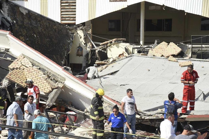 10 قتلى وعشرات المصابين في انهيار سقف كنيسة شمال شرق المكسيك
