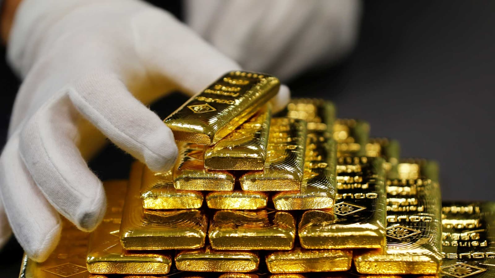 الذهب يصعد بدعم من انخفاض عوائد السندات الأمريكية ومخاوف 