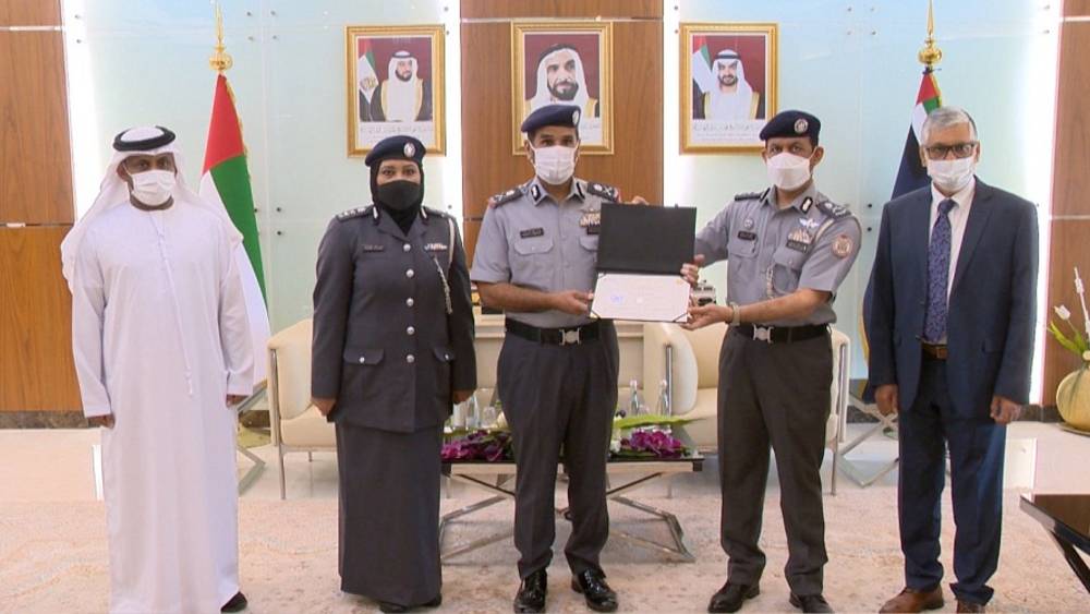  شرطة أبوظبي تنال شهادة اعتماد دولي للمختبر الطبي