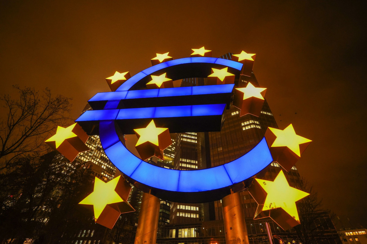 "غولدمان ساكس" يتوقع ركود اقتصاد منطقة اليورو بالنصف الثاني
