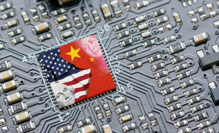 أميركا تحث حلفاءها على منع تقديم معدات صناعة الرقائق للصين