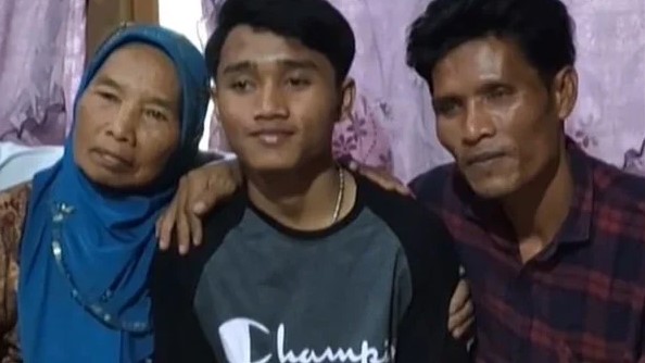 مراهق إندونيسي يعود إلى أهله بعد 11 عاماً من اختطافه 