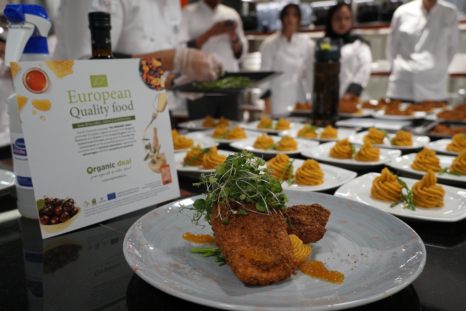 طهاة ICCA دبي يعرضون المنتجات العضوية الأوروبية في فعالية الطهي الحصرية لـ EU Organic