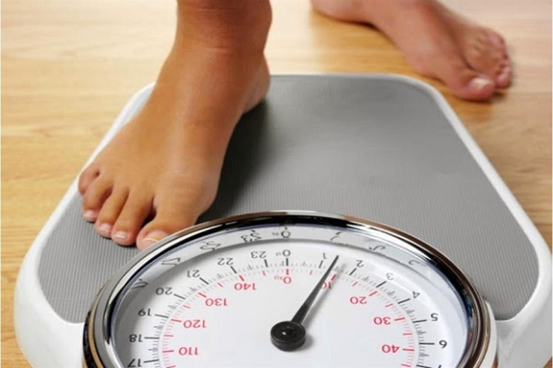 دراسة تكشف علاقة زيادة الوزن بخطر الإصابة بالوهن في منتصف العمر