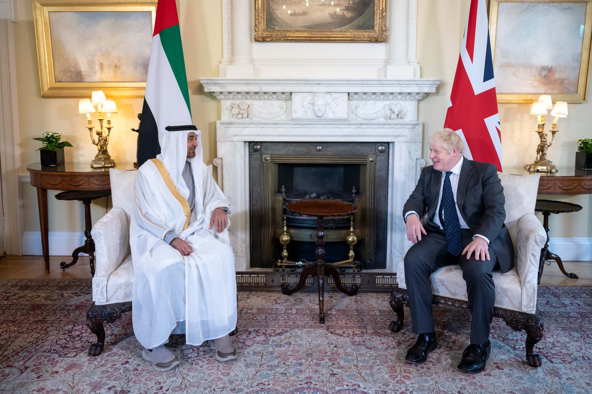 محمد بن زايد أجريت محادثات مع رئيس وزراء بريطانيا لتعزيز علاقاتنا الإستراتيجية الراسخة