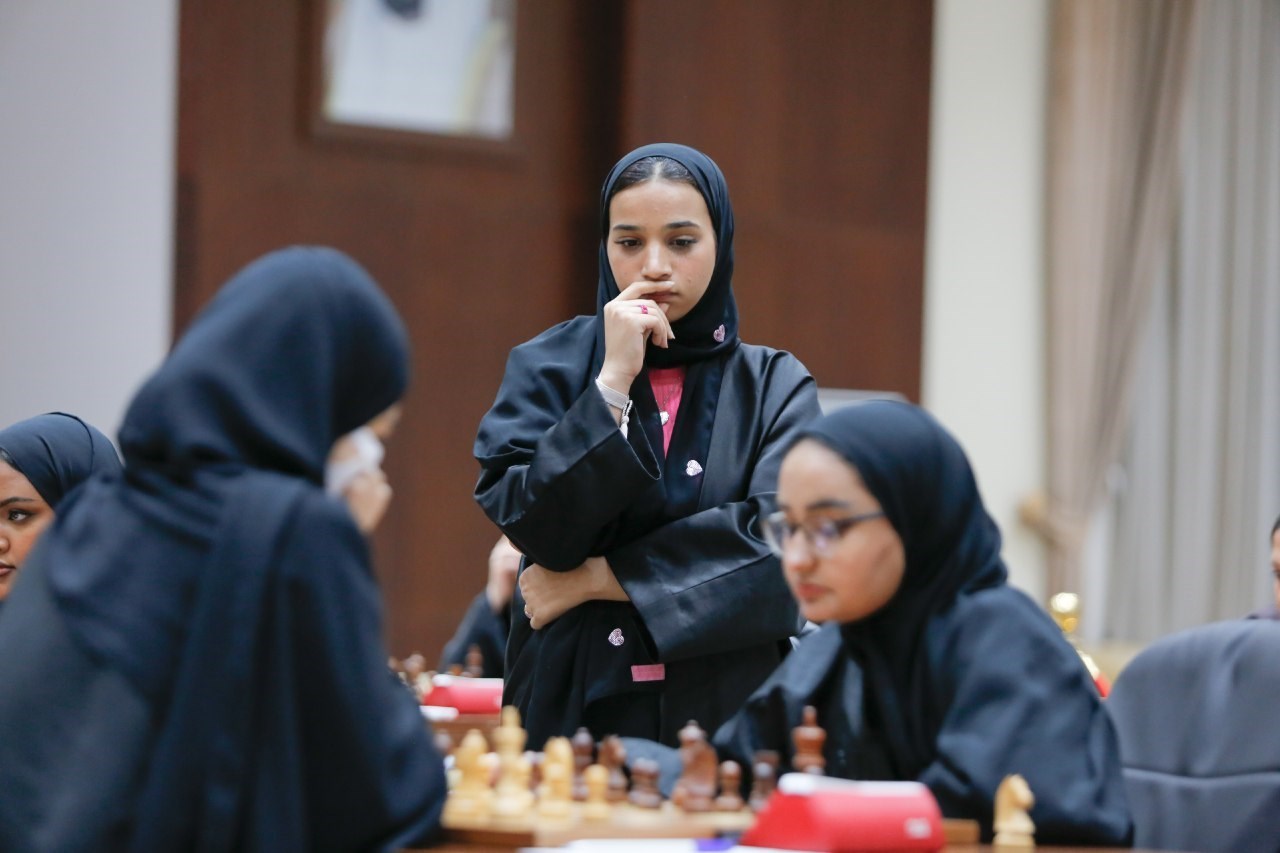 سيدات دبي بطلات دوري الشطرنج